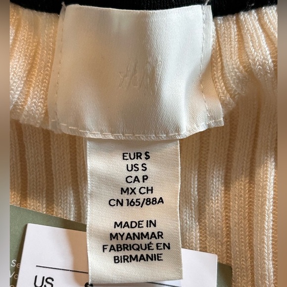 H&M NWT Rib-Knit Sweater Light Beige with Black Trim, size Small - Picture 8 of 9